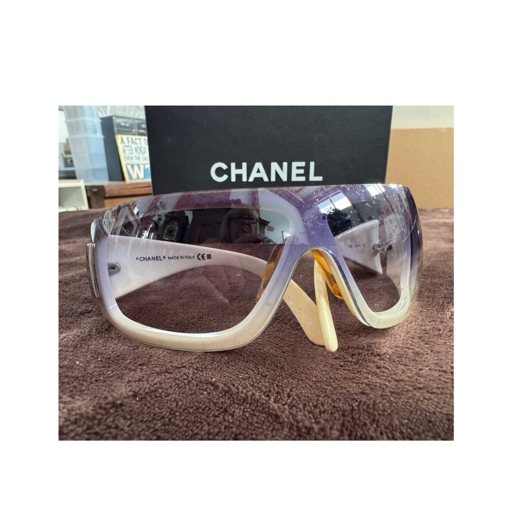 Chanel Blue and White Ombré Women's Sunglasses - Picture 1 of 5